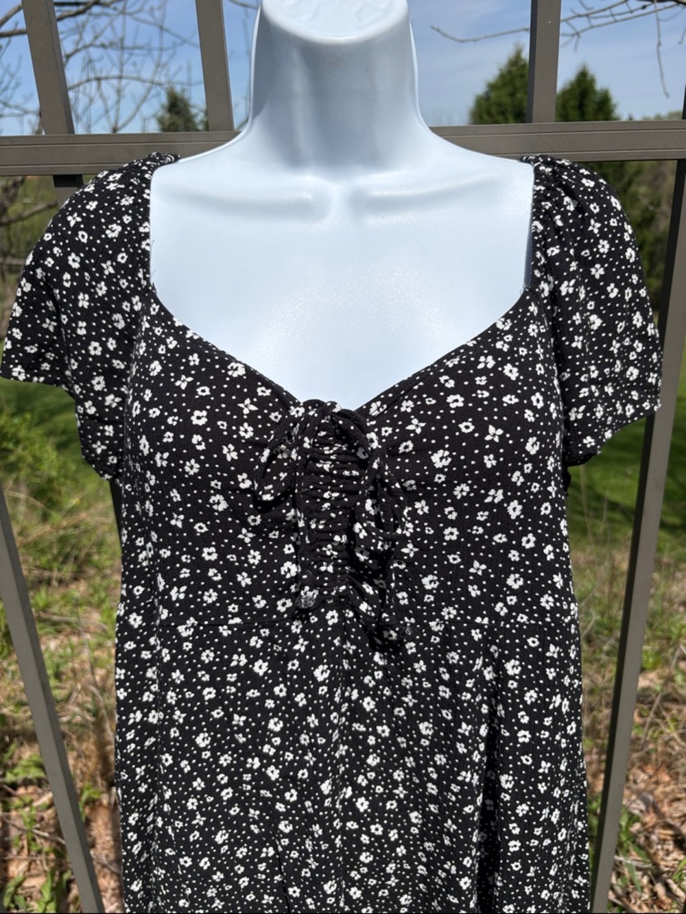 American Eagle Black and White Floral Mini Sundress Size XL - Picture 2 of 8